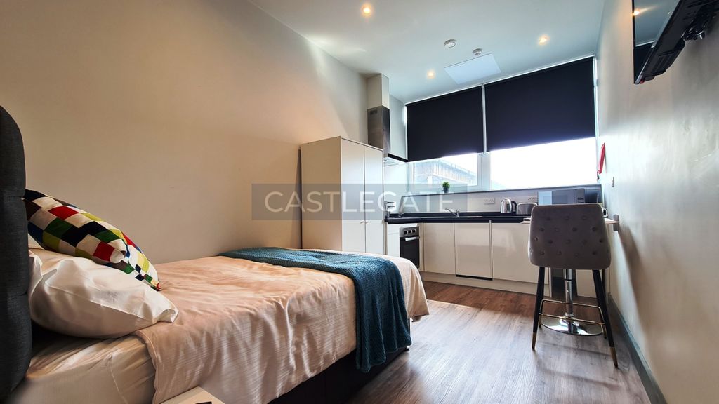 Property photo 1 of 16 Room 26, Renaissance Works, 105 New Street, Huddersfield, HD1 2As (1)