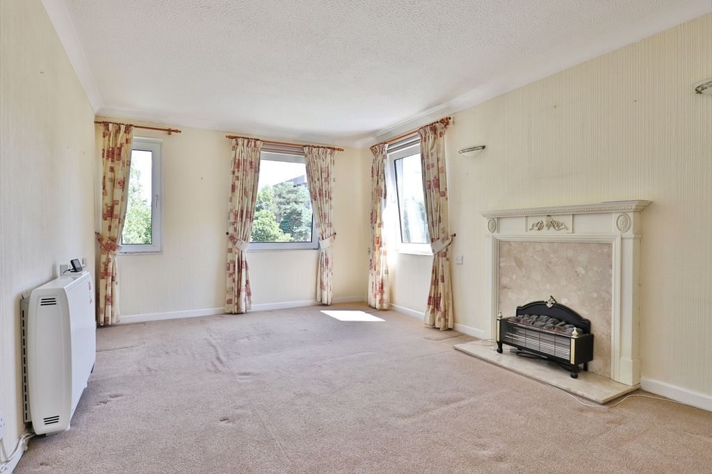 Property photo 2 of 17 Photo