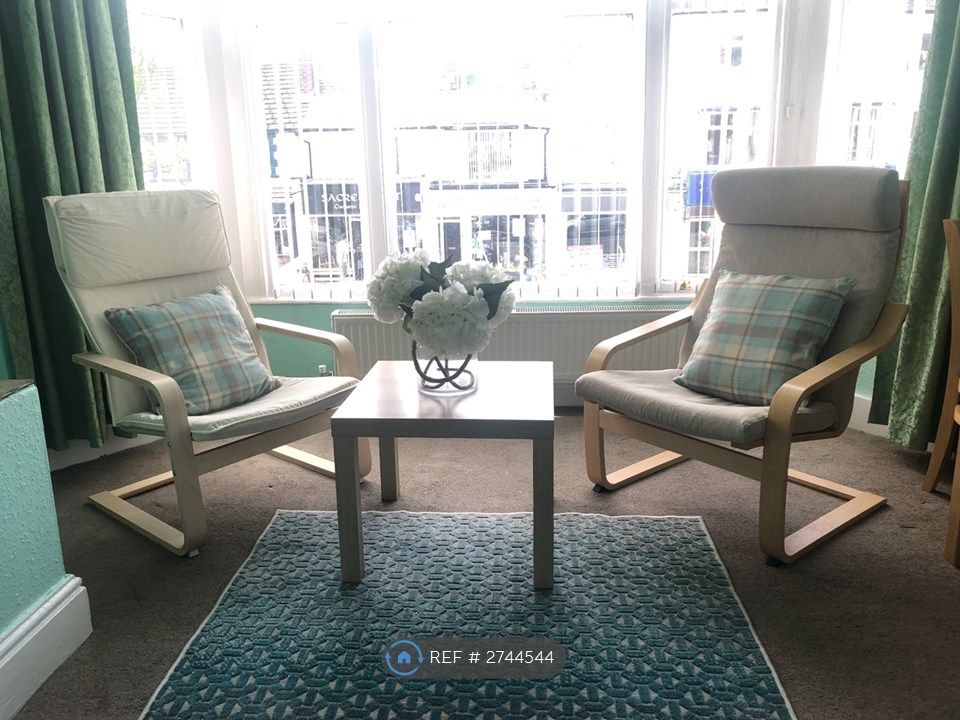 Property photo 2 of 11 Lounge