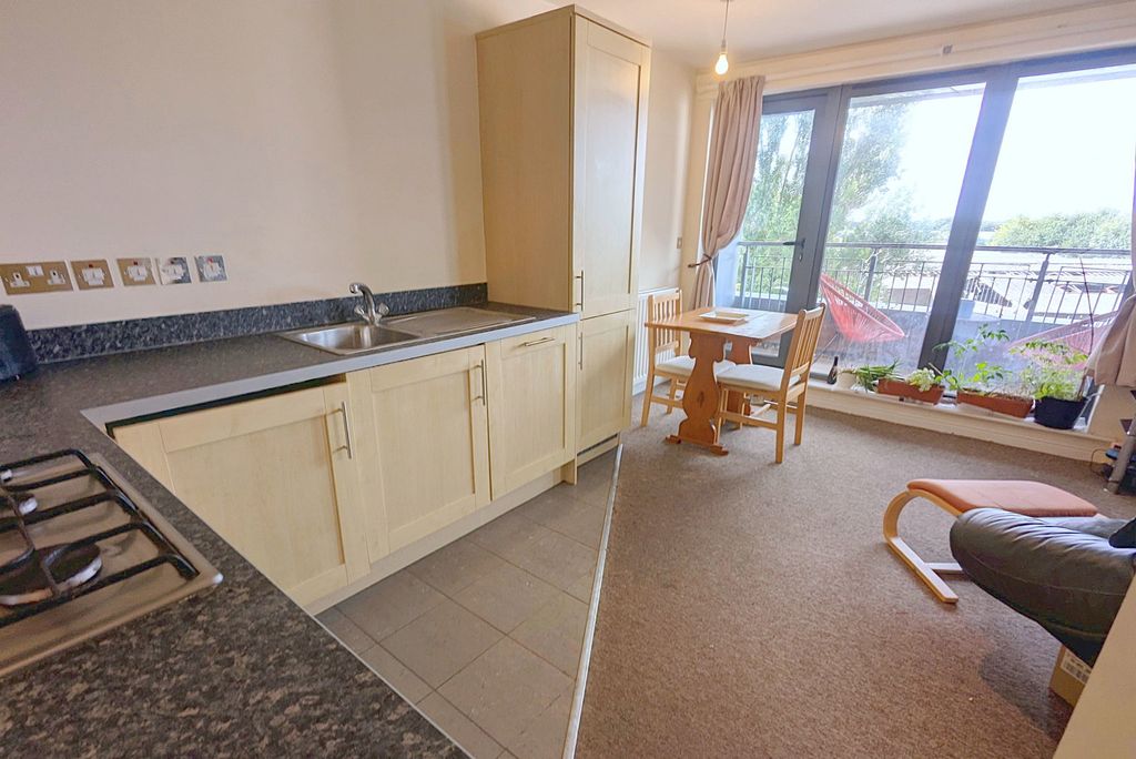 Property photo 2 of 23