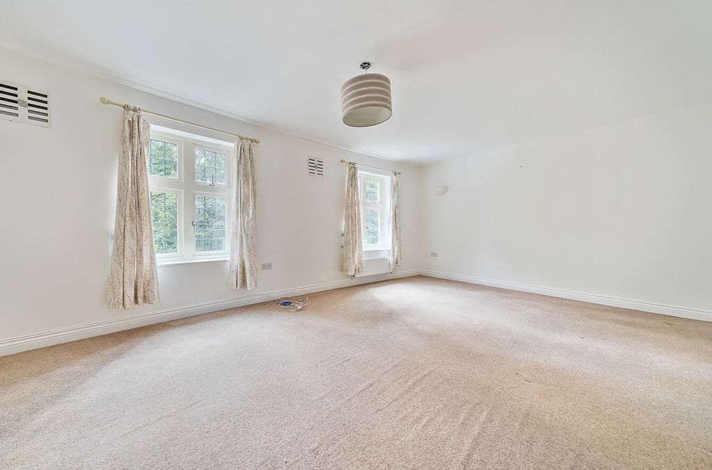 Property photo 3 of 19 1326223-25-6887B5...