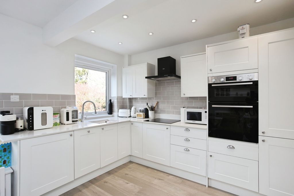 Property photo 3 of 17 Photo