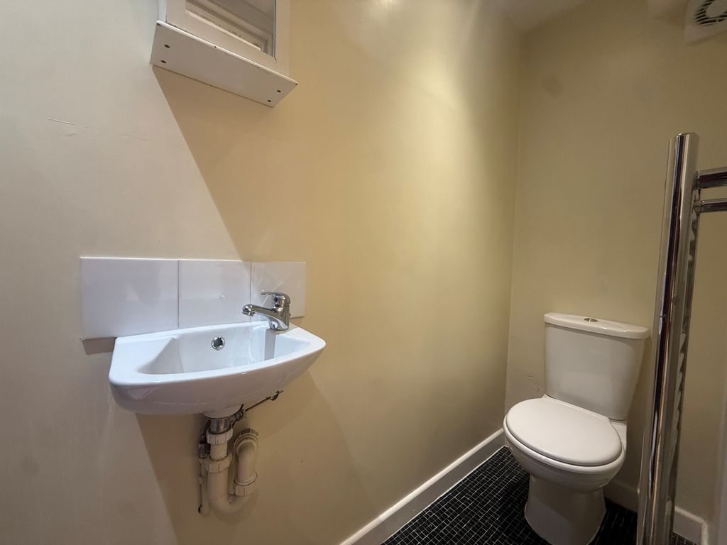 Property photo 3 of 9 Photo 10