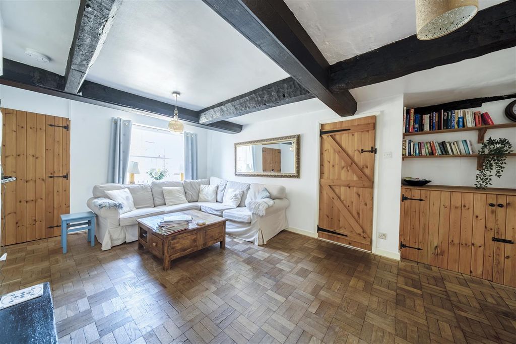 Property photo 3 of 23 Sitting Room