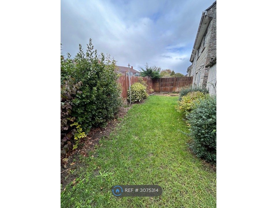 Property photo 3 of 28