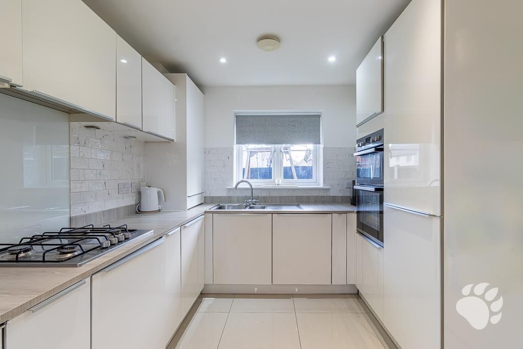 Property photo 3 of 30 Kitchen