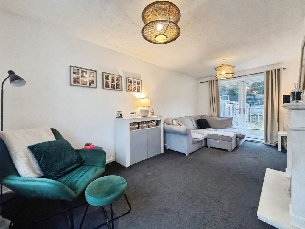 Property photo 2 of 15 4628434