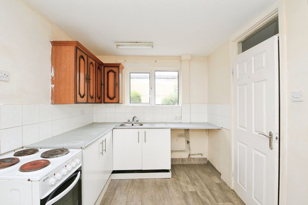 Property photo 2 of 13 Pbox-Img.Jpg