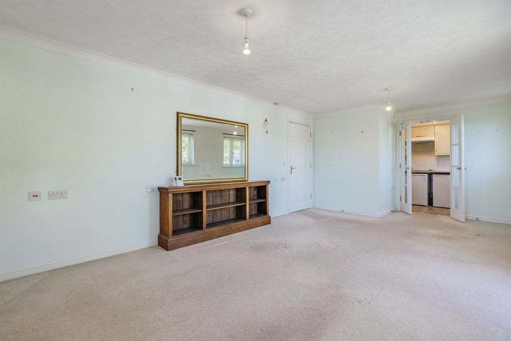 Property photo 3 of 19