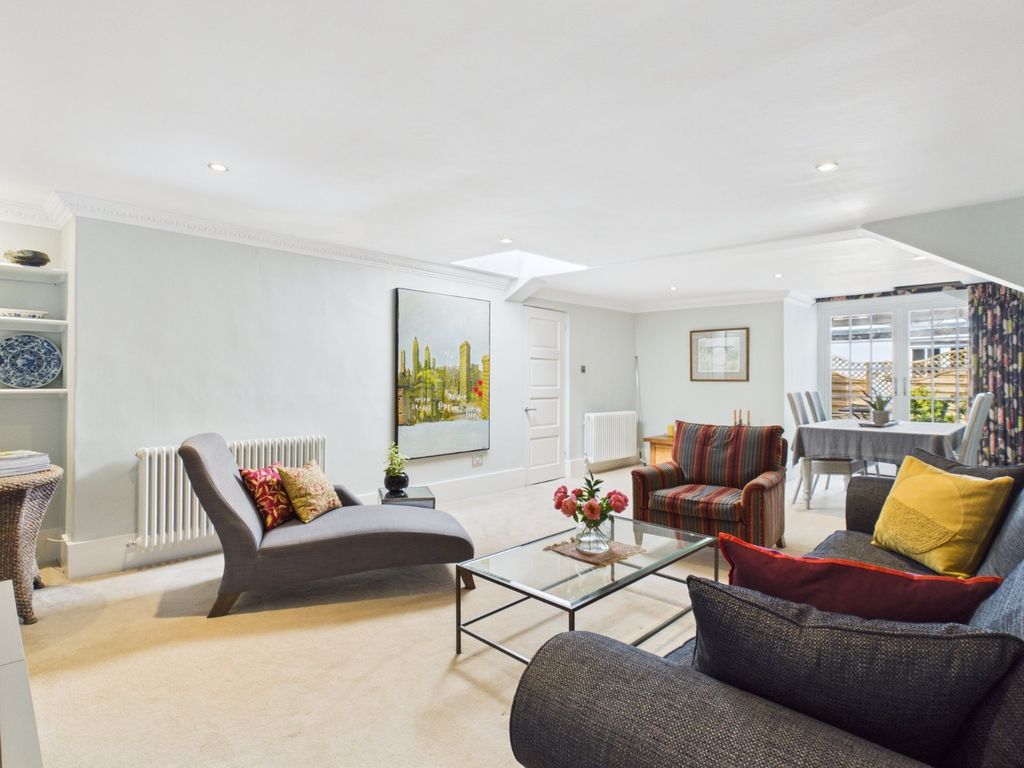 Property photo 2 of 27 Living Area