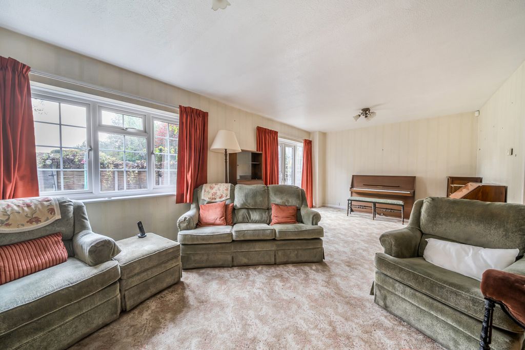 Property photo 3 of 16 Reception