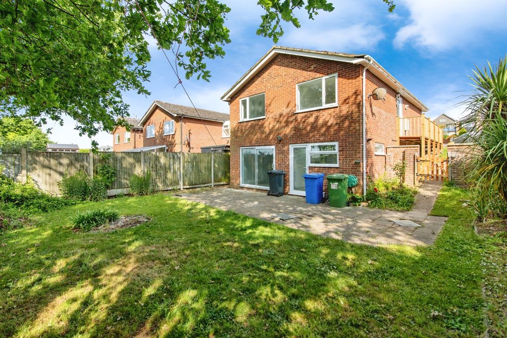 Property photo 3 of 17
