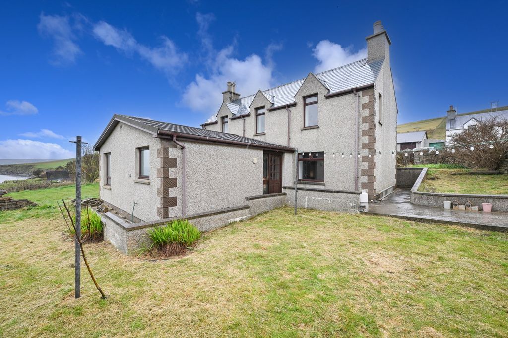 Property photo 3 of 44
