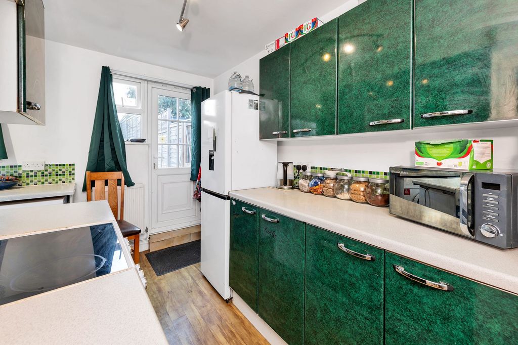 Property photo 2 of 10