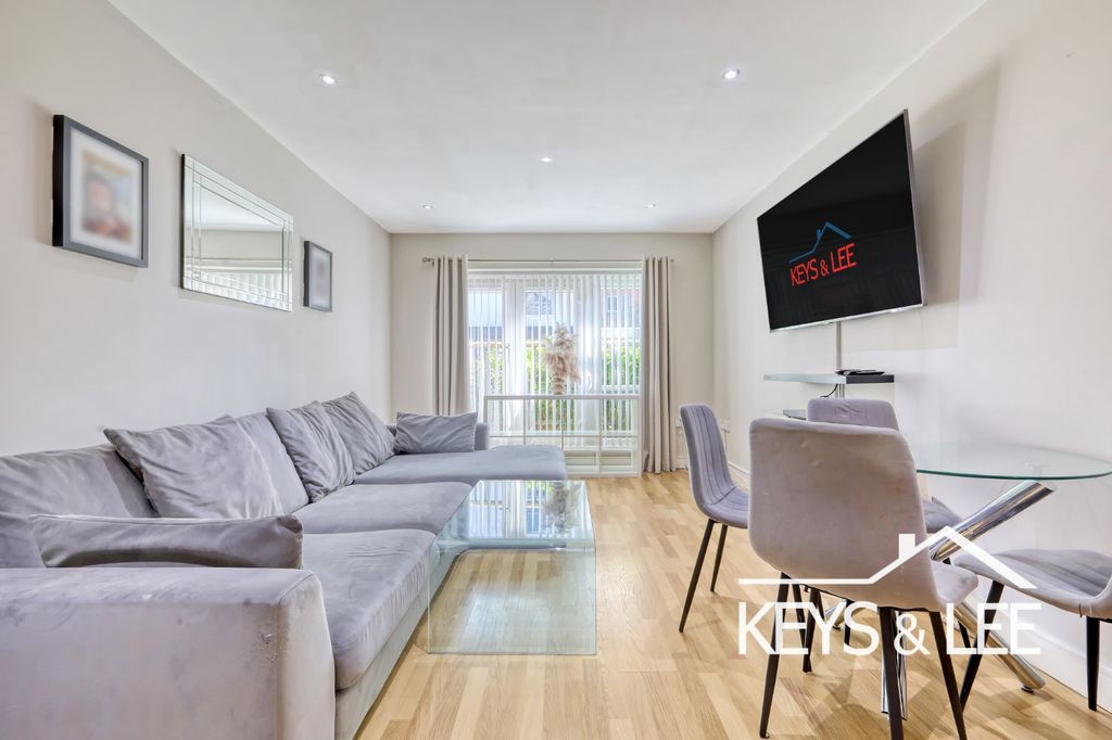 Property photo 3 of 13 4361473