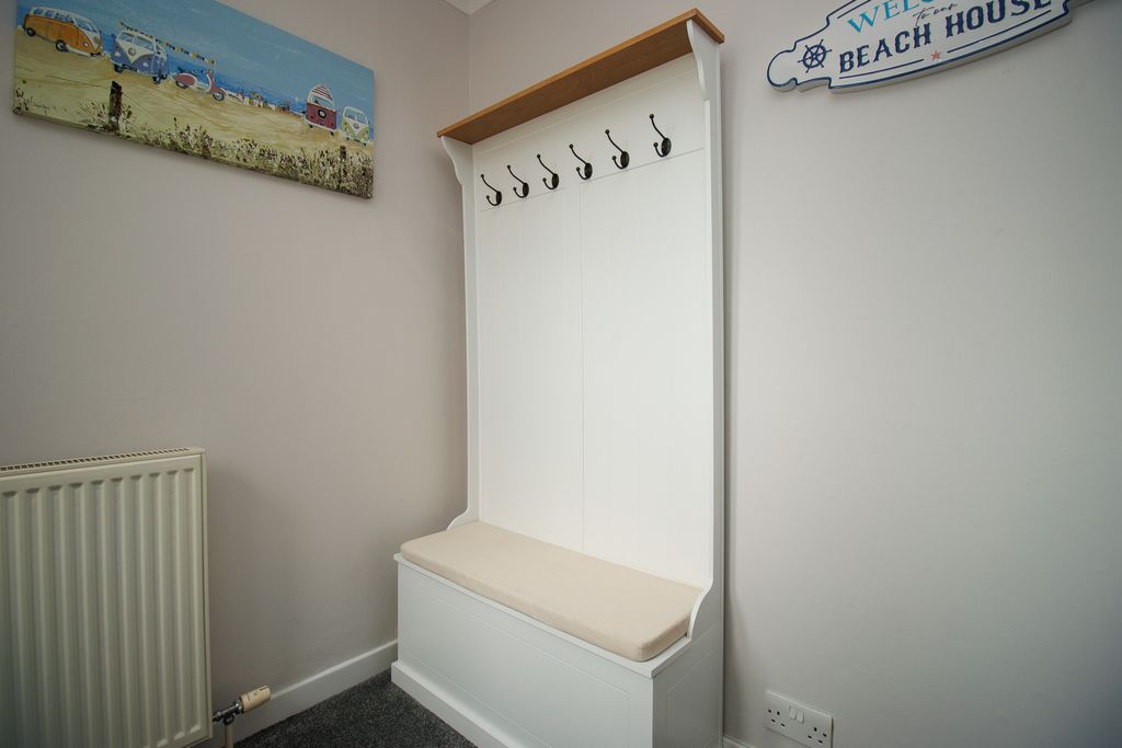 Property photo 3 of 24