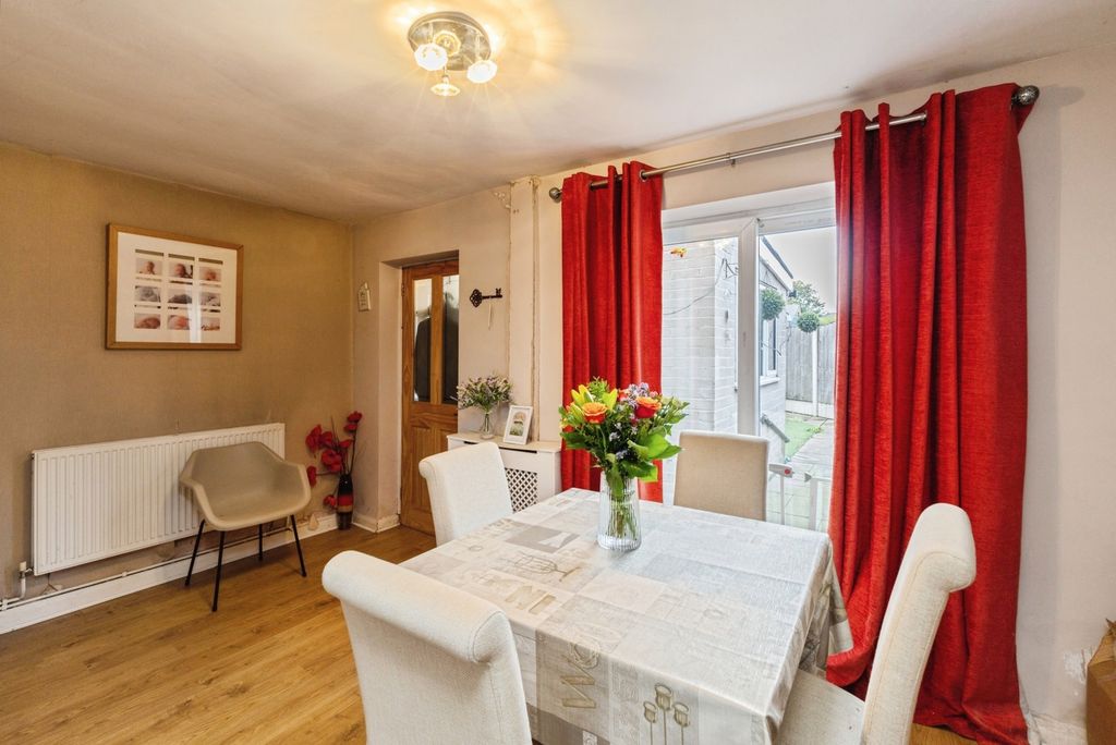 Property photo 3 of 16 Photo