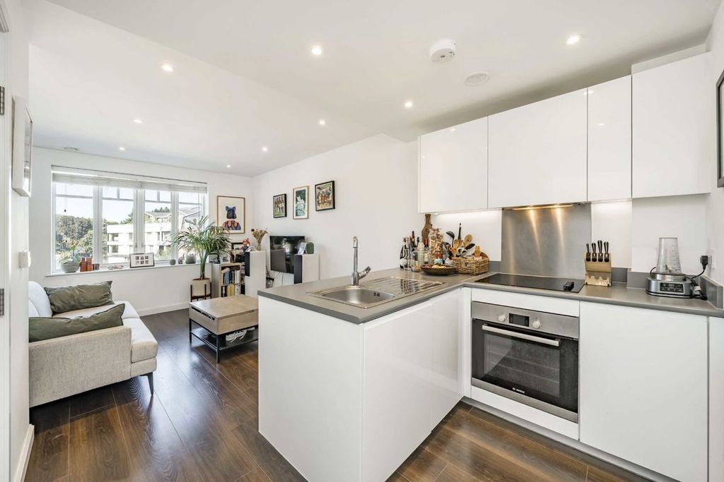 Property photo 3 of 10