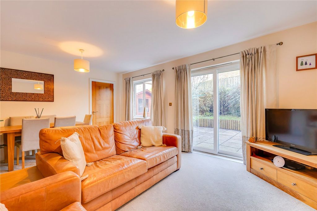 Property photo 2 of 35 Picture No. 20