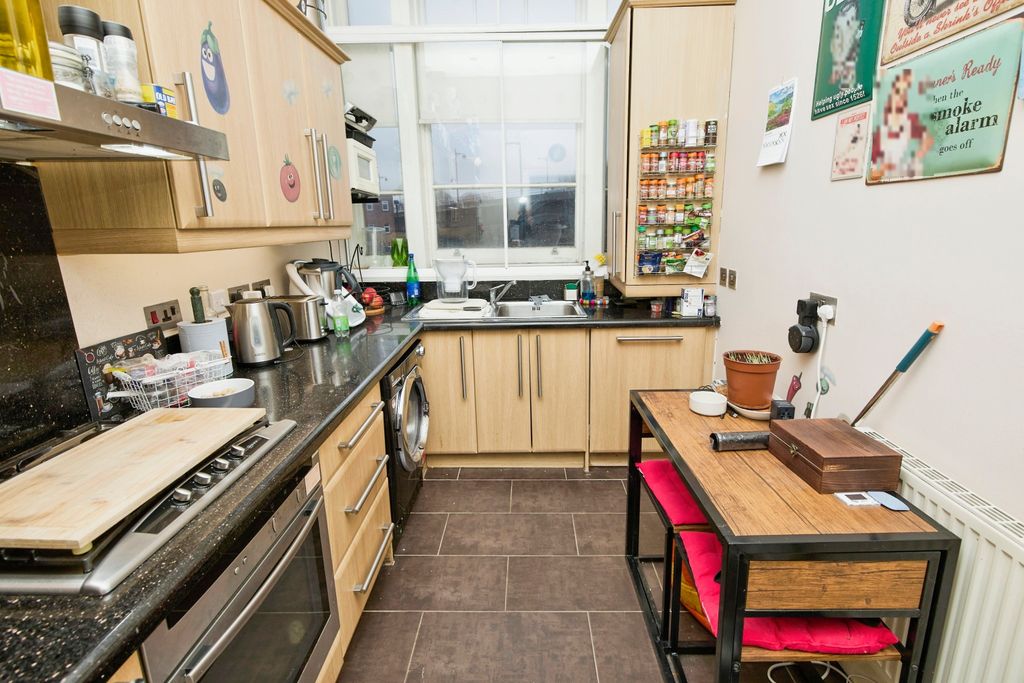 Property photo 3 of 15 Kitchen