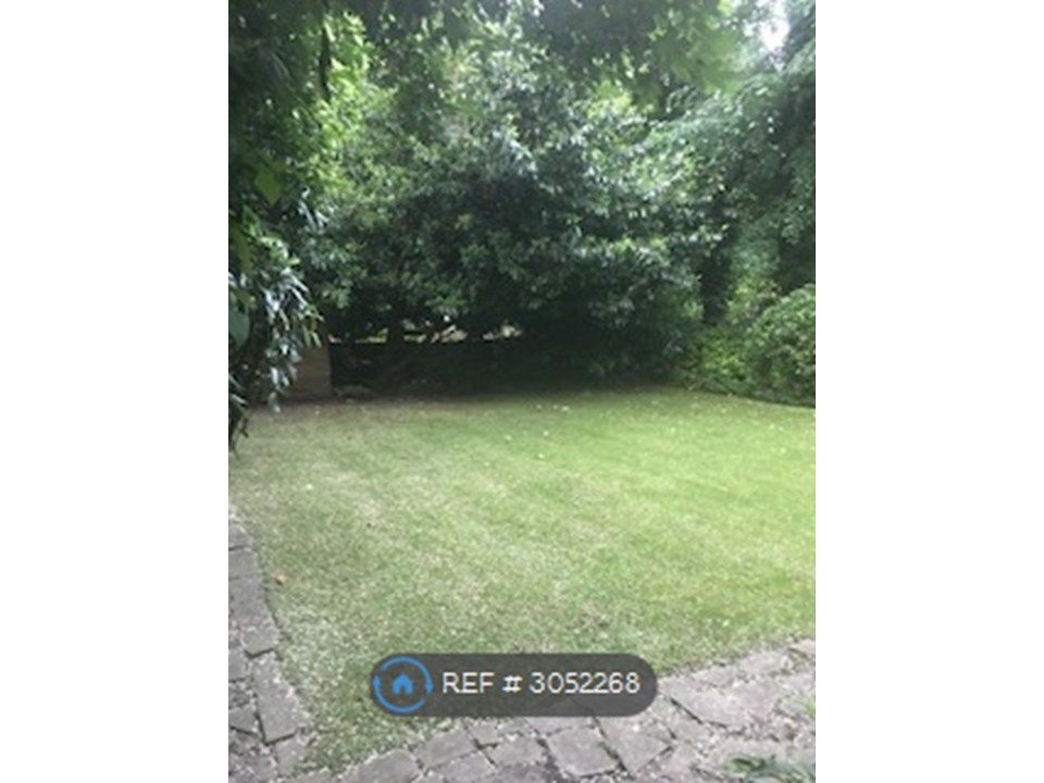 Property photo 3 of 3 Rear Garden (Communal)