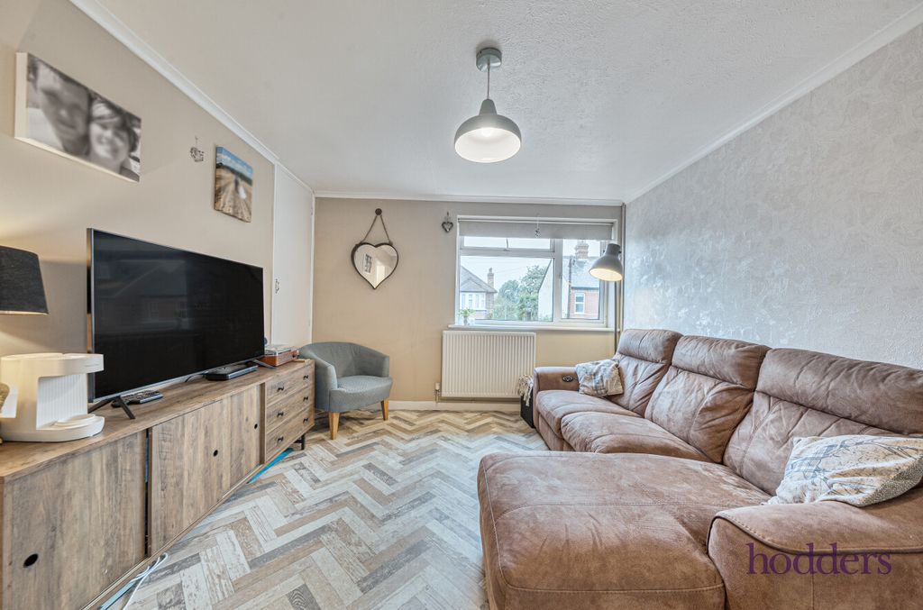 Property photo 2 of 16 2056A9Db-Dcaa-4B5...