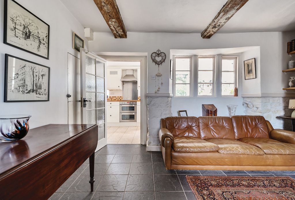 Property photo 3 of 16 Sitting Room