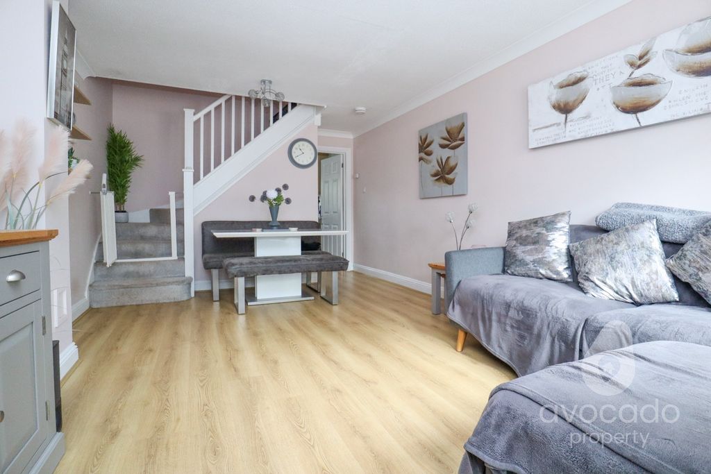 Property photo 2 of 11 4396636
