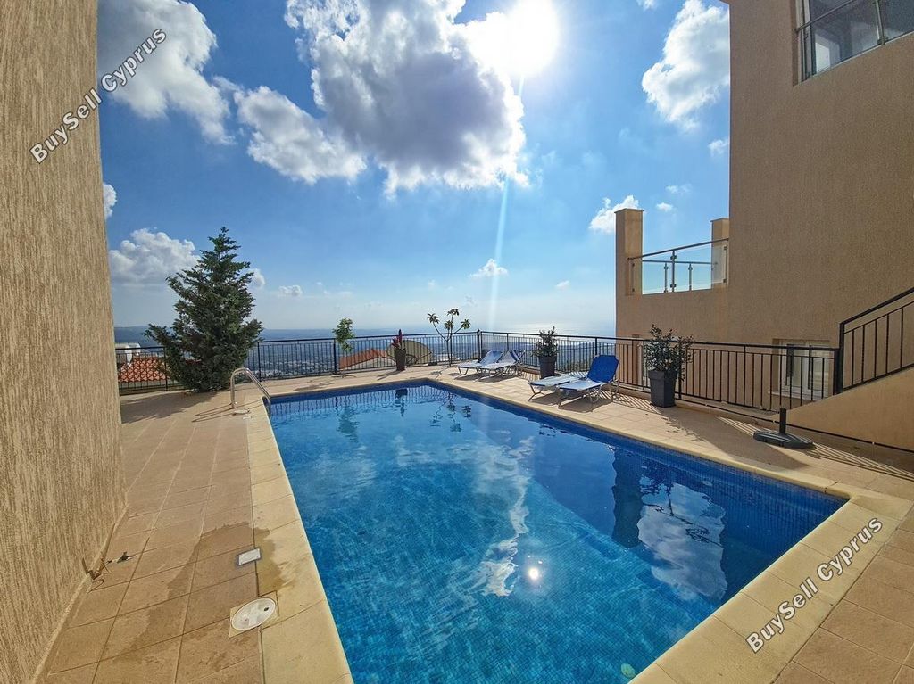 Property photo 2 of 73