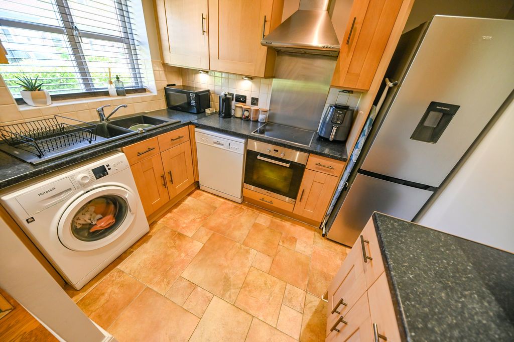 Property photo 2 of 10 Photo 3