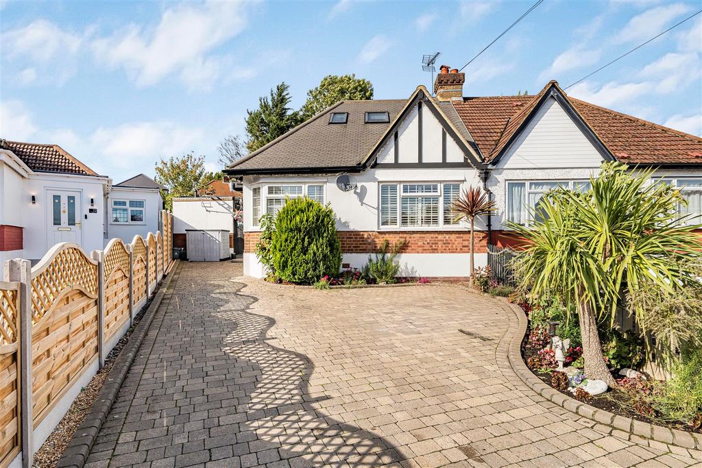Property photo 1 of 16 Dale Close - Front Image.Jpg