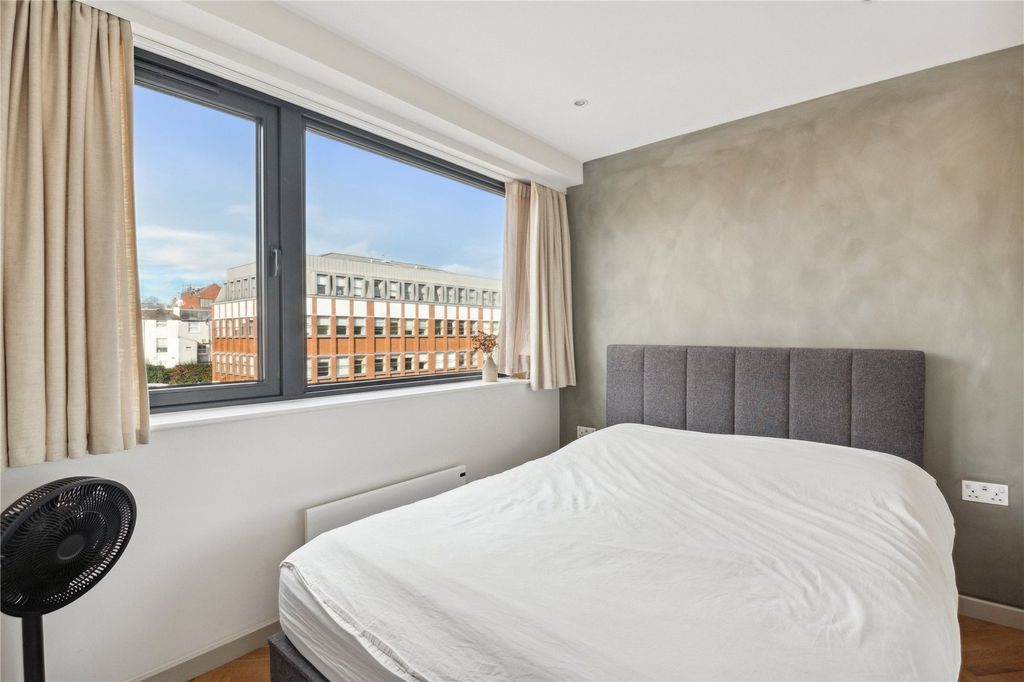 Property photo 3 of 15 Bedroom