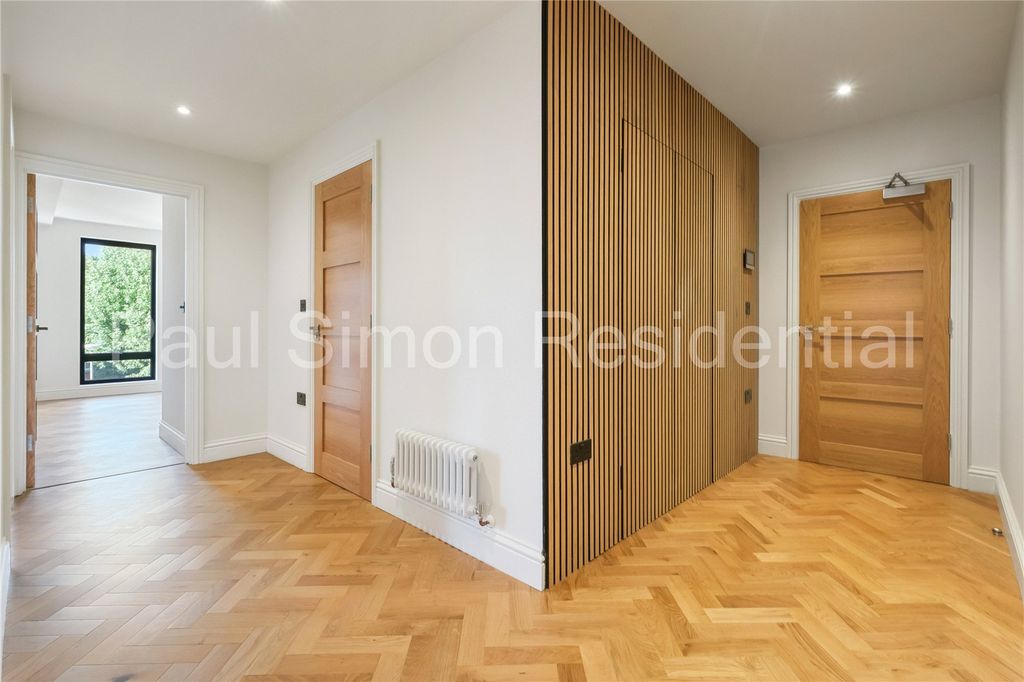 Property photo 3 of 12 Picture No. 02