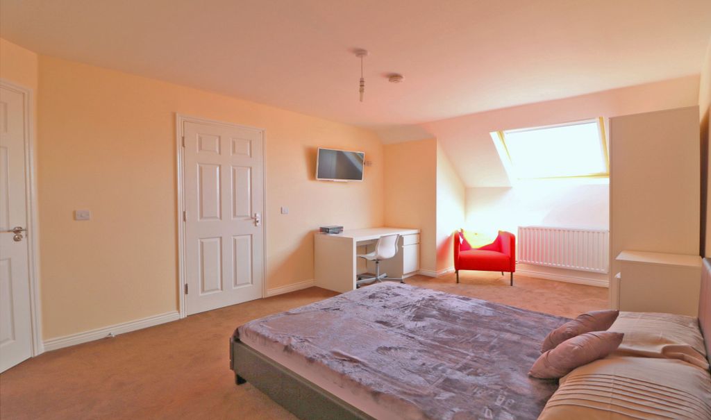 Property photo 2 of 6