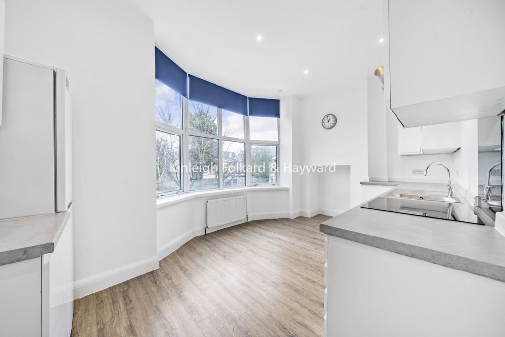 Property photo 2 of 6 7B661c00-30d4-4Fb6-9