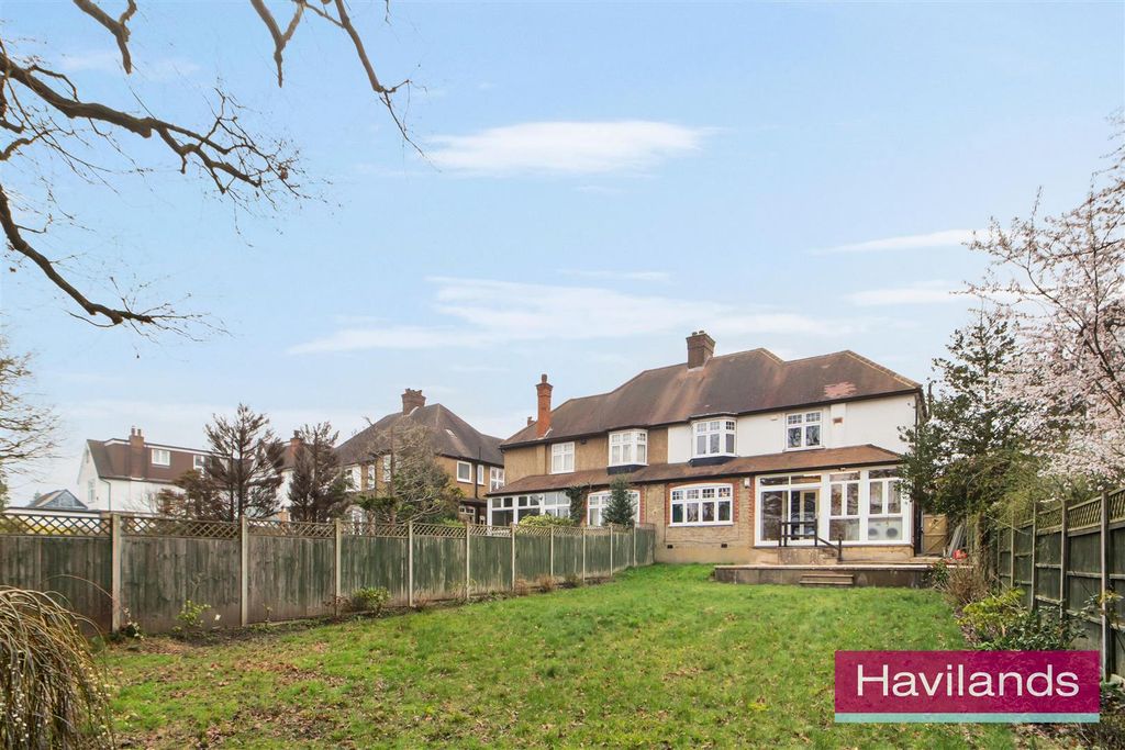 Property photo 3 of 32 Twyford Avenue-25.Jpg