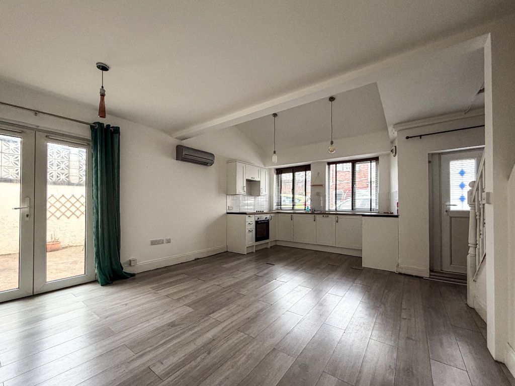 Property photo 2 of 10 5338253