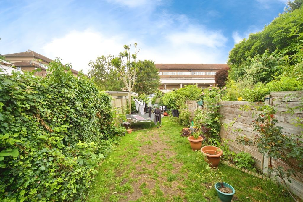 Property photo 2 of 17 Photo