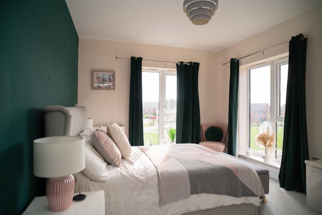 Property photo 2 of 18 Bedroom One