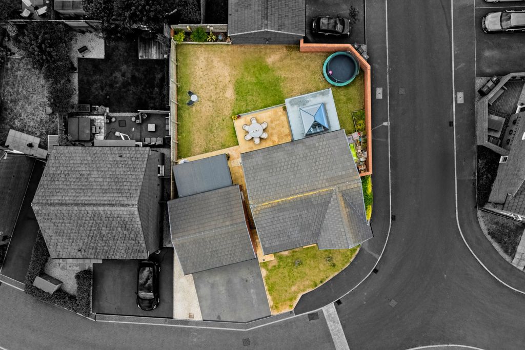 Property photo 2 of 28