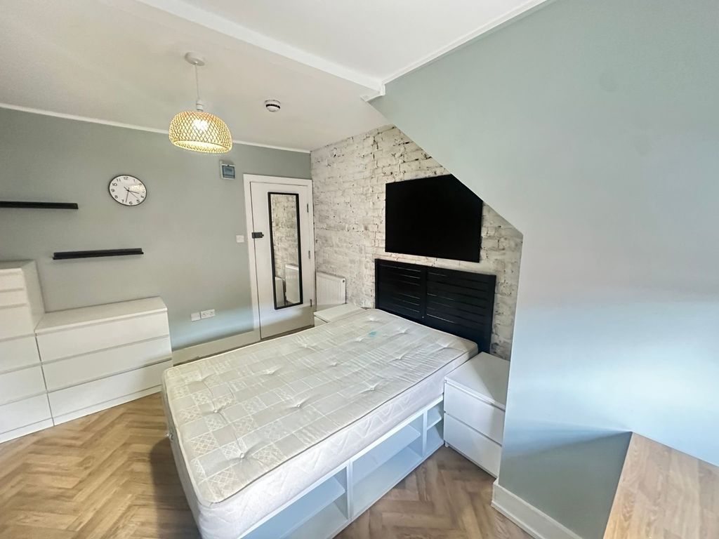 Property photo 3 of 13 3616892