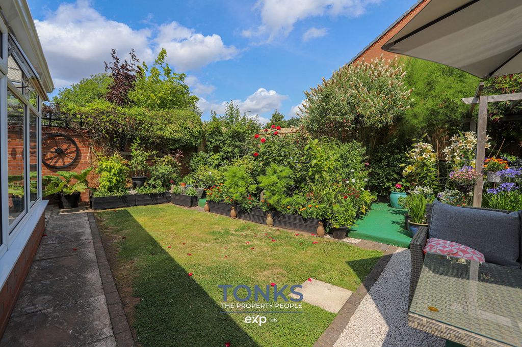 Property photo 2 of 25
