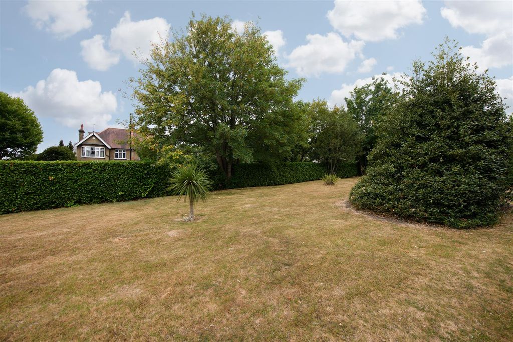 Property photo 3 of 20 Trevena 20.Jpg