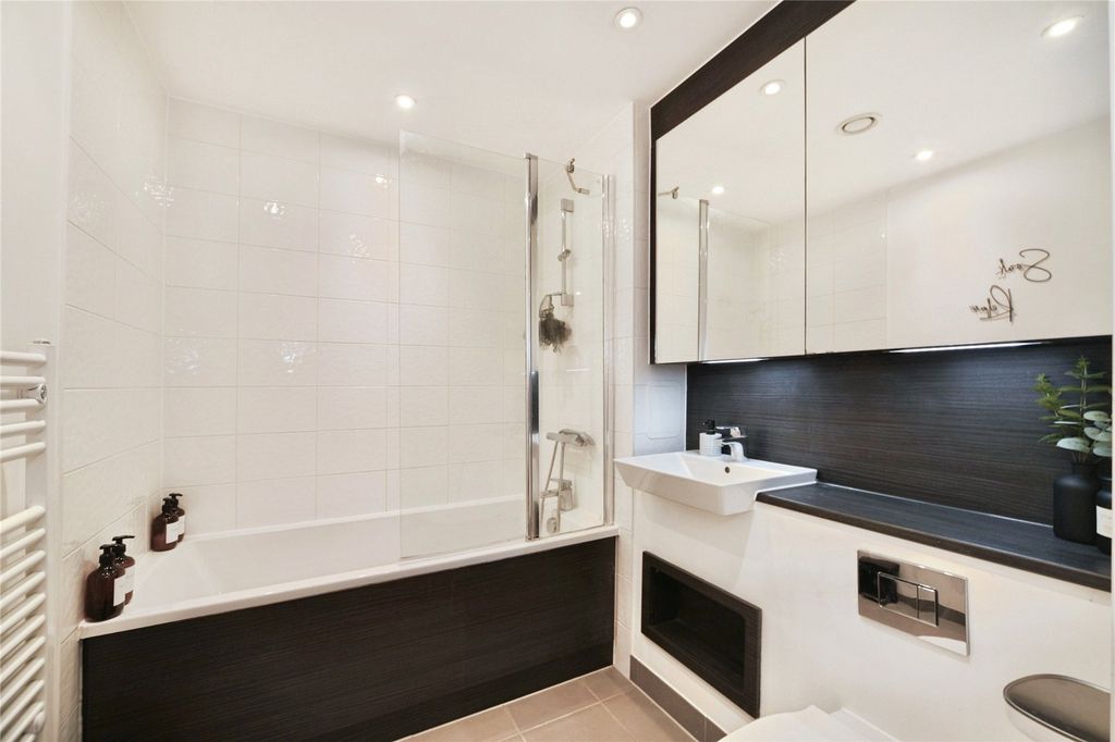 Property photo 3 of 19 Picture No. 28