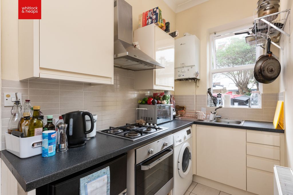 Property photo 2 of 12 Kit