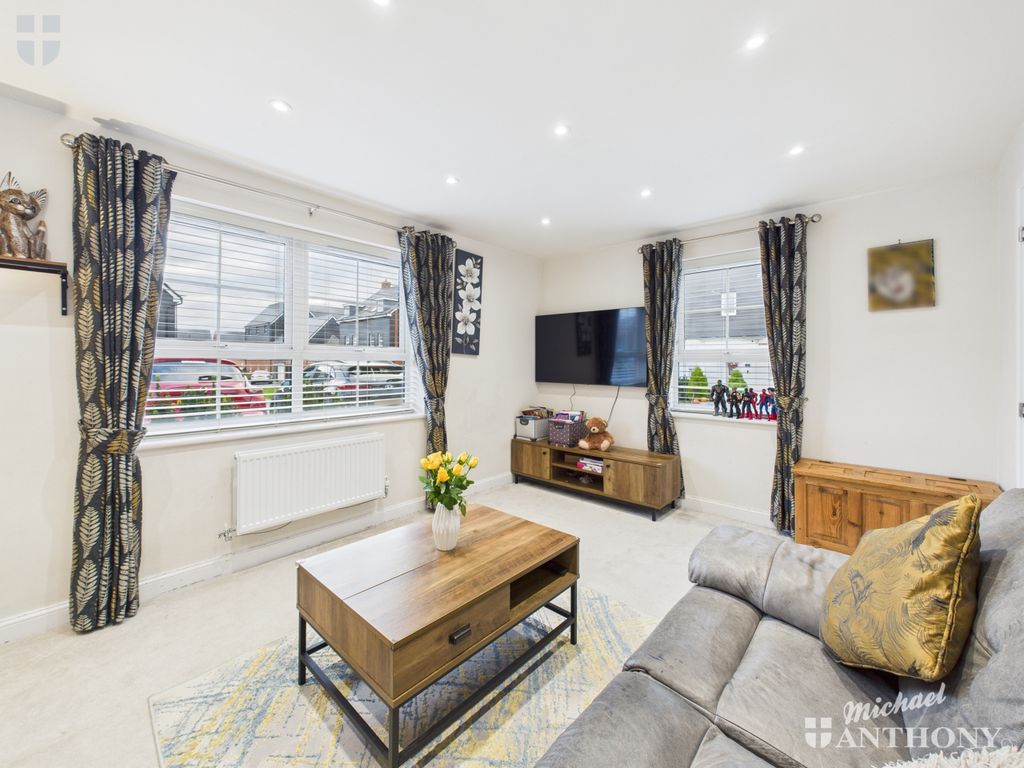 Property photo 2 of 12 Cam03852G0-Pr0482-Still005