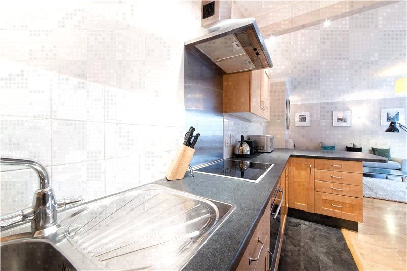 Property photo 3 of 10 Kitchen