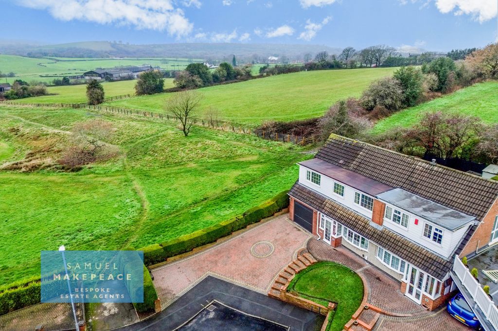 Property photo 2 of 30 Gallery