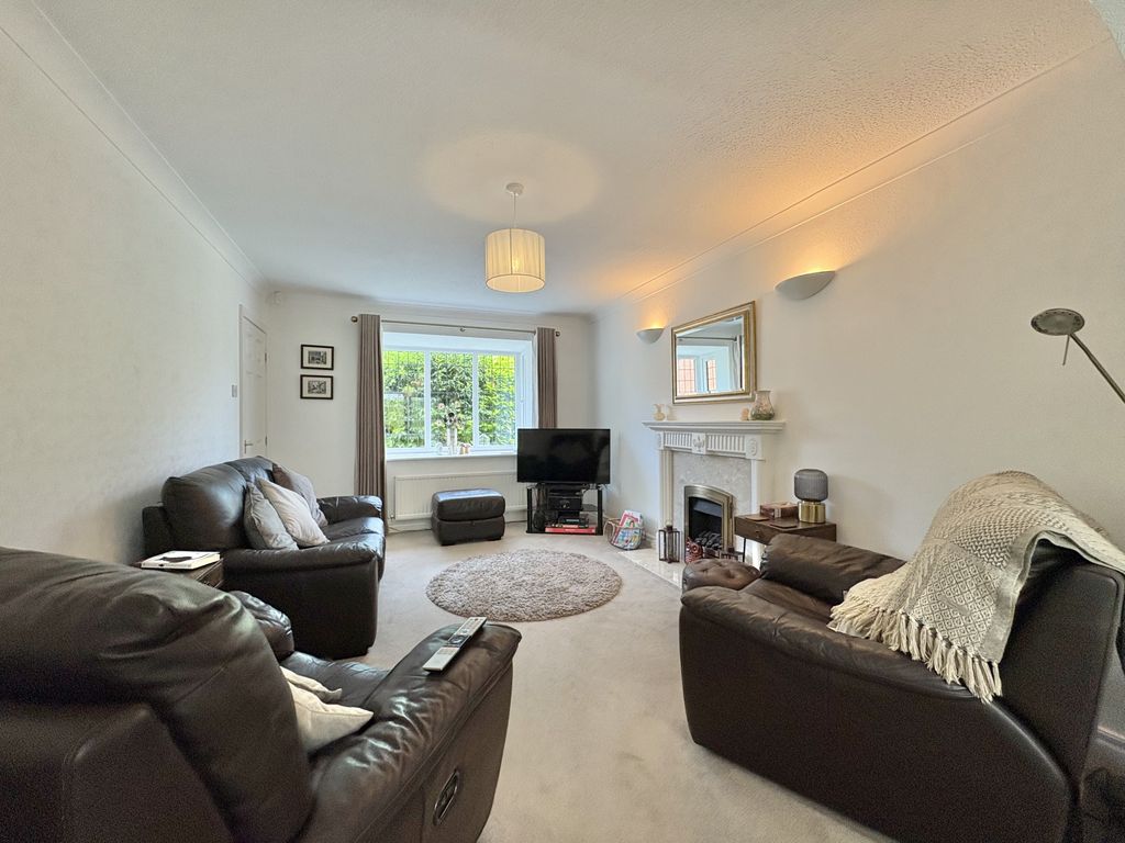 Property photo 2 of 26