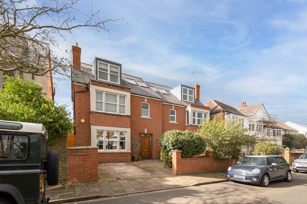 Property photo 1 of 12